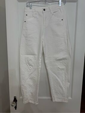 Women’s white denim barrel jeans small